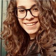 studentessa del 4 liceo linguistico impartisce lezioni di inglese